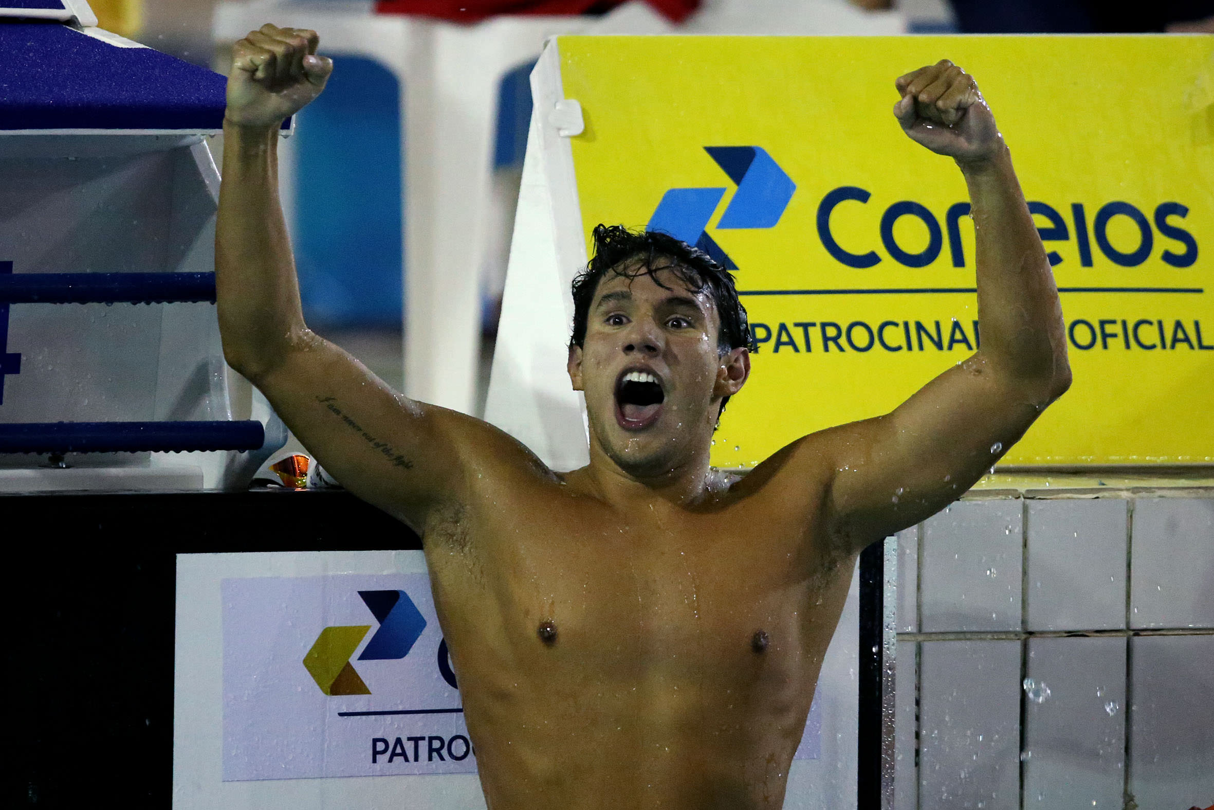 Open dia 4: Meio caminho para o Rio-2016 nadado