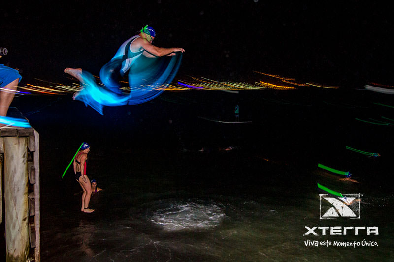 O salto do pier foi um dos momentos mais alucinantes do XTerra - Foto: Reprodução/site do evento