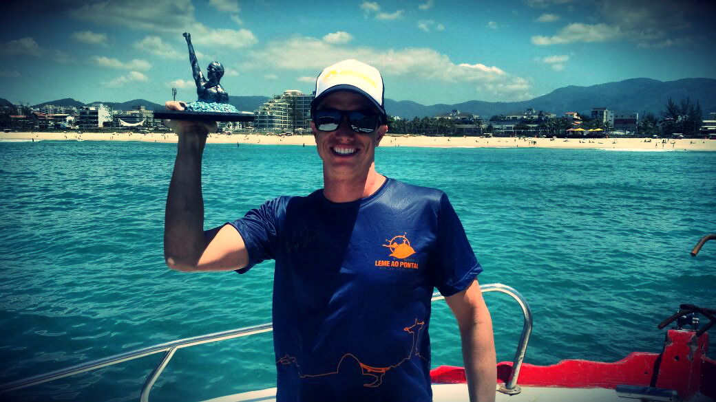 Marcos Campos bate recorde da Travessia do Leme ao Pontal