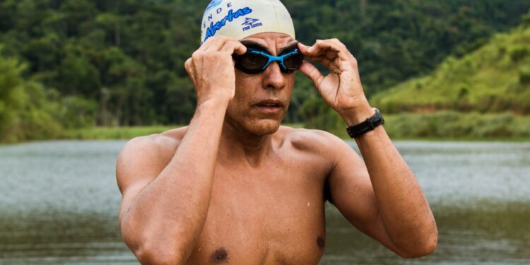 Artur Pedroza completa o Desafio dos Reis com a volta na Ilha Grande