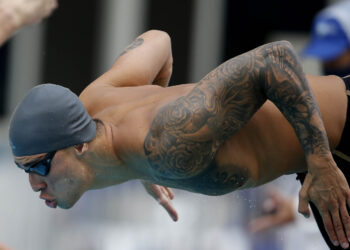 Andre Calvelo lidera a corrida pelo 4x100m livre