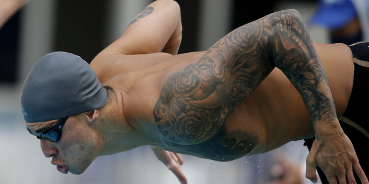 Andre Calvelo lidera a corrida pelo 4x100m livre