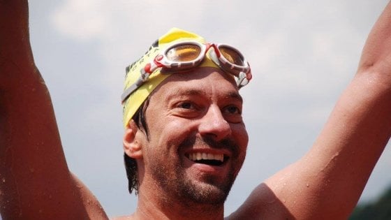 Italiano tentará nadar entre ilhas na Europa