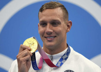 Caeleb Dressel vence o 100m livre mais rápido da história olímpica