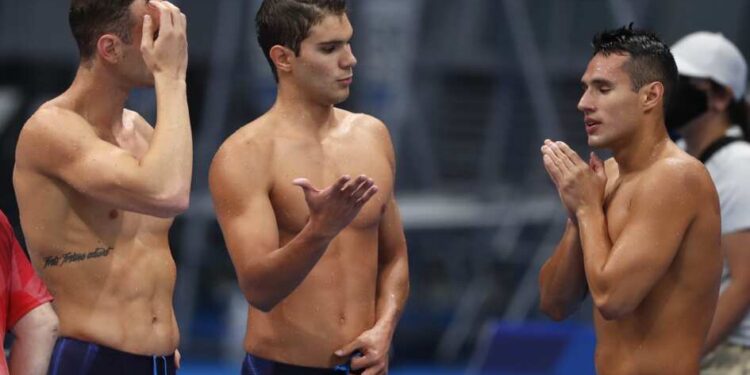 Guilherme Costa e revezamento 4x200m livre na final
