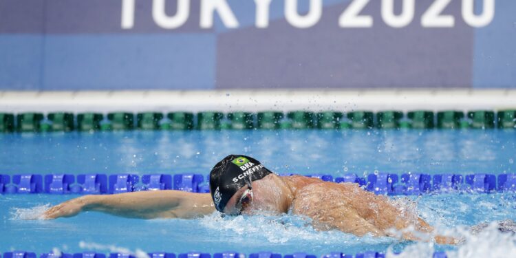 Fernando Scheffer é bronze nos 200m livre