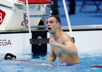 Fernando Scheffer é bronze nos 200m livre