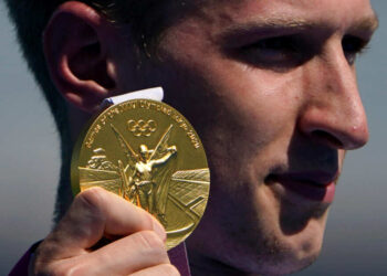 Campeão olímpico inova estratégia na maratona aquática