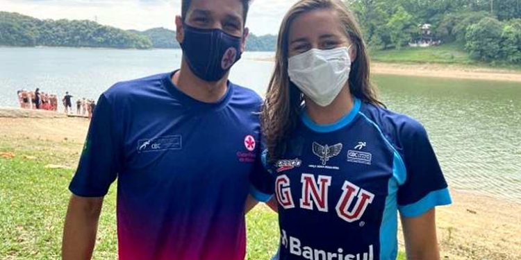 Viviane Jungblut e Bruce Hanson vencem no Brasileiro de Águas Abertas