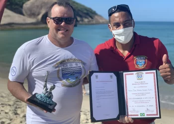 Mario Pinto busca nadar 108 km na Travessia do Leme ao Pontal