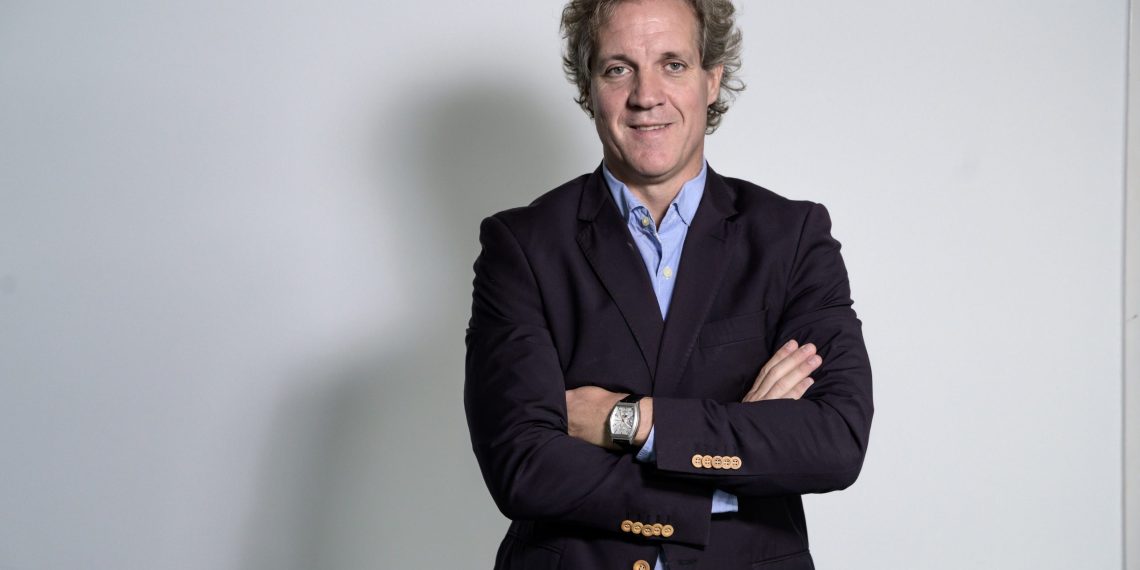 António Silva eleito presidente da LEN num congresso ‘muito difícil’