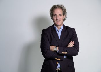 António Silva eleito presidente da LEN num congresso ‘muito difícil’