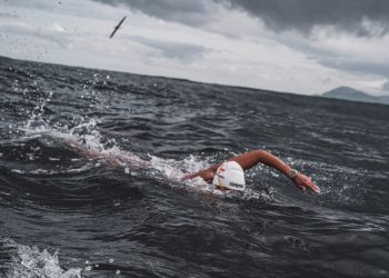 Bárbara Hernández faz nado inédito no Cabo Hornos