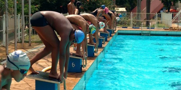 Projeto Nadando na Frente espera chegar à capital paulista neste ano