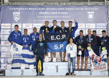 A vitória com sabor especial no revezamento 4x100m livre masculino do Pinheiros