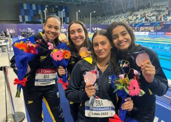Stephan Steverink prata nos 400m medley e bronze de revezamento 4x100m livre feminino!