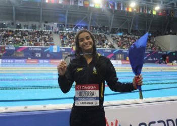 Beatriz Bezerra é prata nos 100m borboleta no Mundial Júnior!