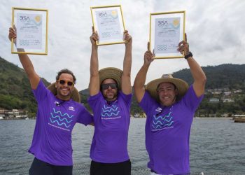 Equipe Ratto D’água completa volta a nado na Ilha Grande