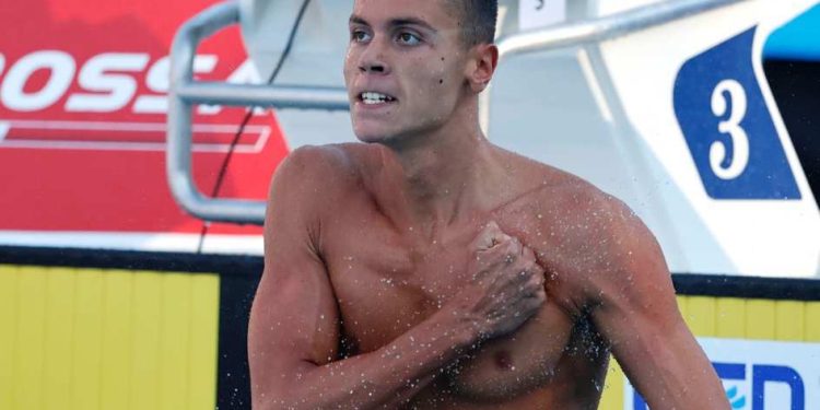 Ariarne Titmus e David Popovici os melhores do mundo de 2022 pela Swimming World