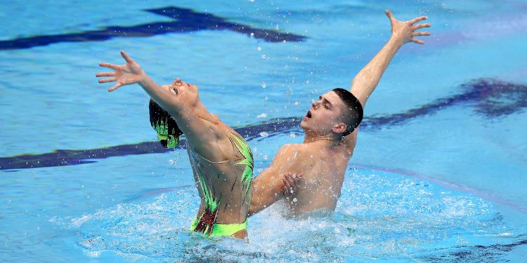 Aprovado: homens podem competir no nado artístico dos Jogos Olímpicos de Paris 2024