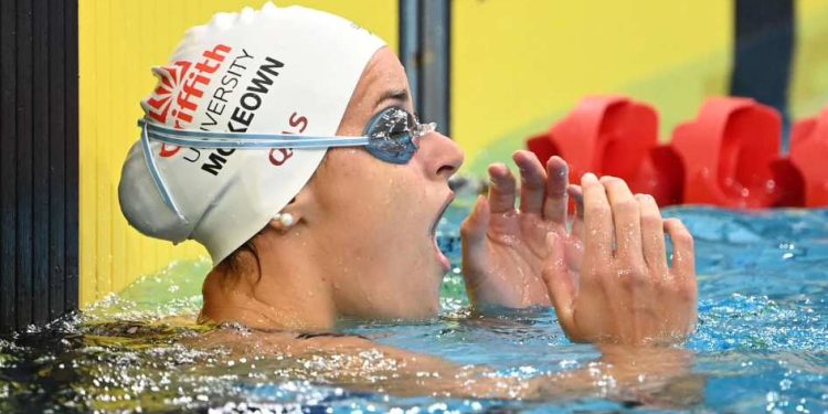 Kaylee McKeown bate o recorde mundial dos 200m costas 2min03s14