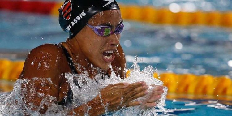 Gabi Assis vence a terceira e faz sua terceira melhor marca nos 200 peito