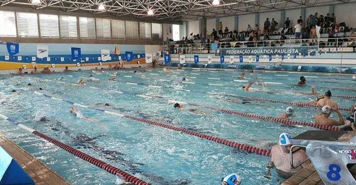 Campeonato Paulista Master de Inverno reúne 450 nadadores em Limeira