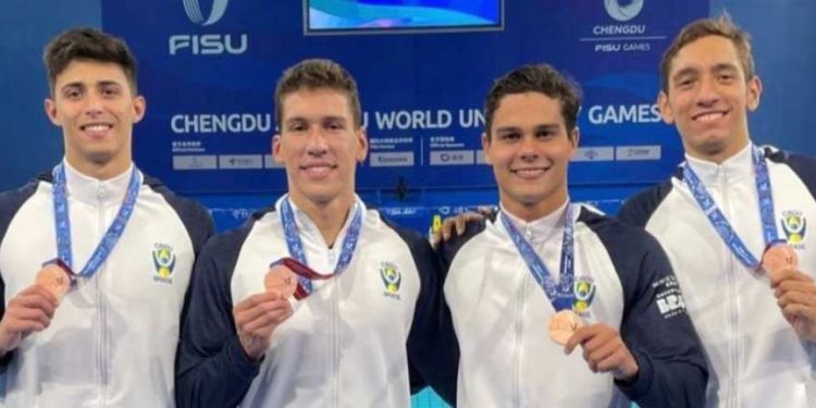 Terceira vez que o Brasil é bronze no 4×200 livre masculino em Universíades