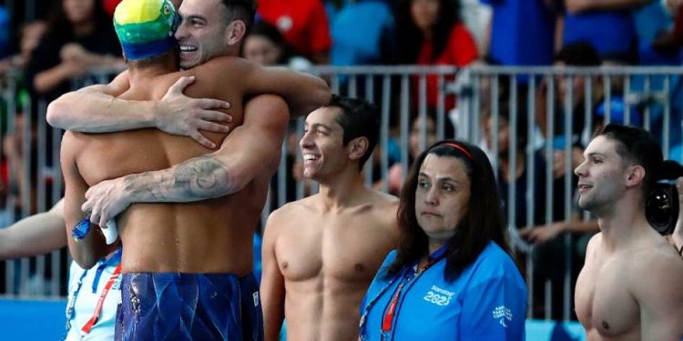 Brasil vence 4x200m livre masculino com Recorde de Campeonato no penúltimo dia de finais