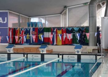 Todo mundo nadando pelado pela 50° vez