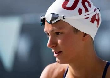 A realidade americana: Katie Grimes competiu mais de 100 provas na temporada