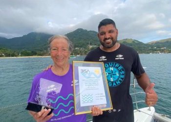 Stella Mesquista completa os 16 km do BISA Swim