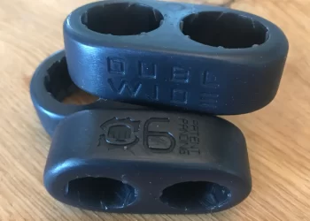 Para manter os dedos separados, agora tem acessório