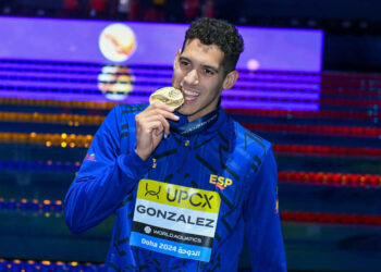 Muita festa para receber o campeão mundial Hugo Gonzalez na Espanha