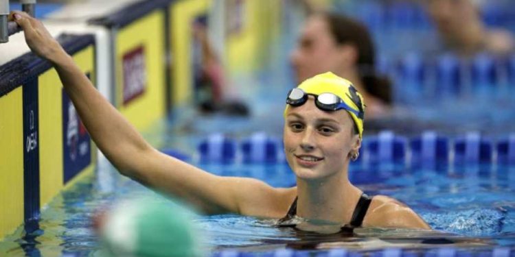 Summer Mcintosh bate Katie Ledecky e quebra a maior invencibilidade da história da natação
