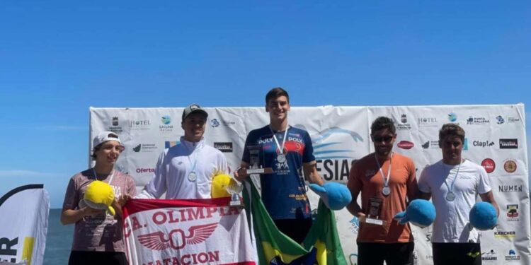 Lucas Davesac vence a etapa inaugural do Circuito Sul-Americano de clubes de águas abertas