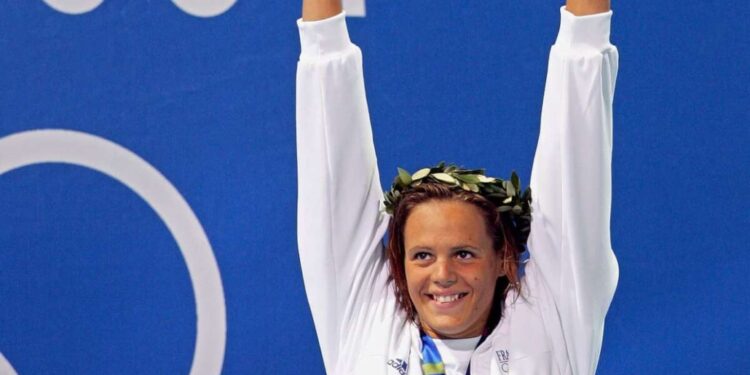 Laure Manaudou, a primeira francesa a carregar a Tocha Olímpica Paris 2024