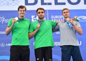 Kristof Milak campeão europeu dos 100m borboleta com dobradinha e pódio abaixo do 51