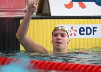 Leon Marchand ganha no mesmo dia 200m peito e 200m borboleta na seletiva francesa