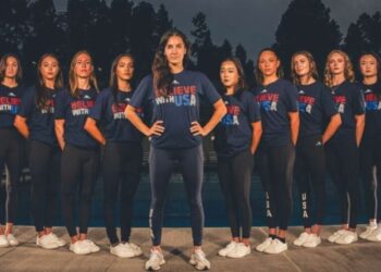 A regra mudou, mas Estados Unidos decidiu não levar nenhum homem para o time de nado artístico Paris 2024