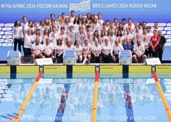 Seleção Junior da Rússia vence o quadro de medalhas dos Jogos BRICS na natação, Brasil é terceiro