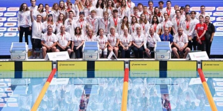 Seleção Junior da Rússia vence o quadro de medalhas dos Jogos BRICS na natação, Brasil é terceiro