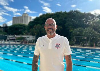 Gerson Pazian do Corinthians é o The Coach of the Meet do Brasileiro Júnior de Inverno 2024