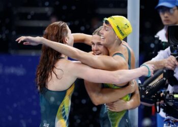 Os números históricos das medalhas do dia 1 da natação em Paris