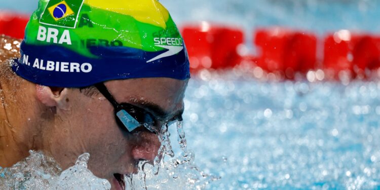 Beatriz Dizotti avança para a final dos 1500m livre