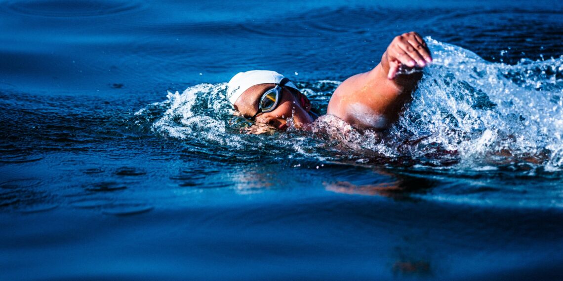 Thaís Sant`Ana é a primeira mulher do Espírito Santo a concluir a Travessia do Canal da Mancha
