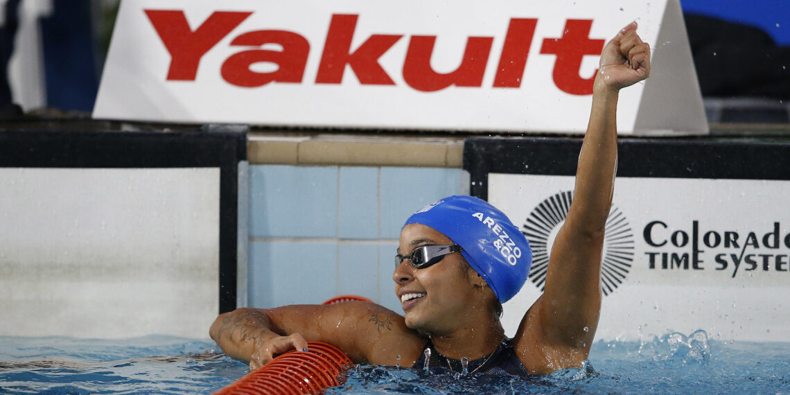 Mafê bate recorde sul-americano no primeiro dia de finais do Finkel