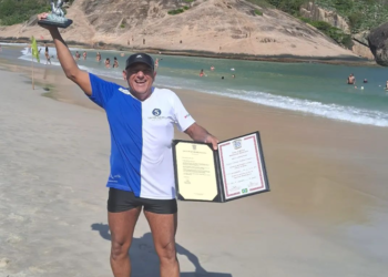 Edson Vianna conclui a Travessia do Leme ao Pontal aos 62 anos