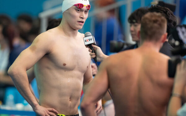 Depois de 5 anos, Sun Yang volta a competir neste domingo