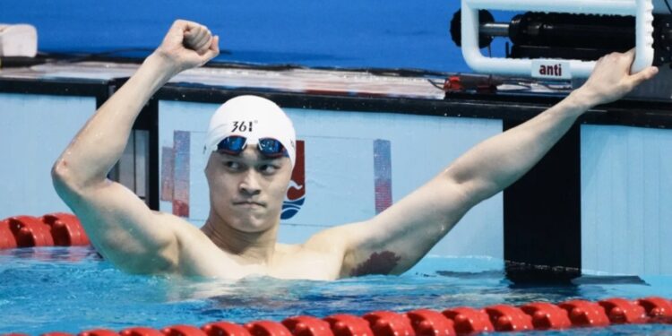 Sun Yang volta a competição depois de 5 anos: 3:49.58 400m livre